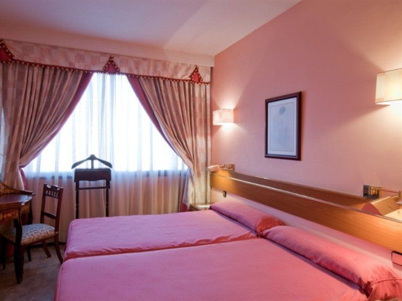 Foxa 25 Hotel Мадрид Екстериор снимка